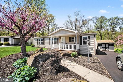 220 Maple Ave, MANHEIM, PA, 17545-8915 | Card Image