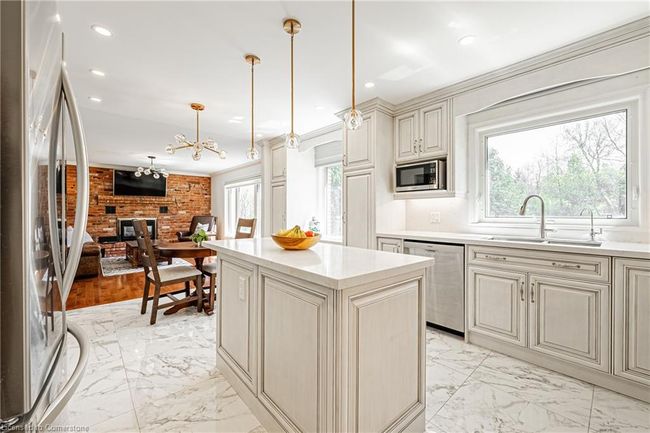 6 Iris Crt, House other with 7 bedrooms, 4 bathrooms and 13 parking in Carlisle ON | Image 11