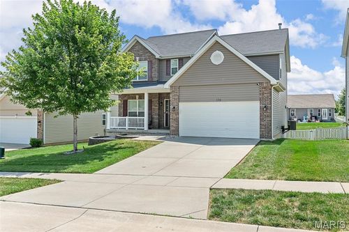 136 Champions Ln, Wentzville, MO, 63385-3608 | Card Image