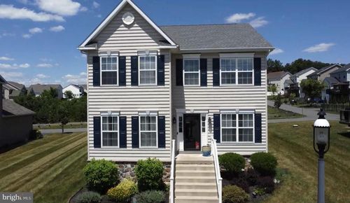 2114 Larkspur Ct, PENNSBURG, PA, 18073-1230 | Card Image