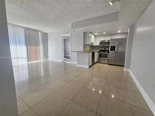 apt-12-734 Executive Center Dr, West Palm Beach, FL, 33401-8657 | Card Image