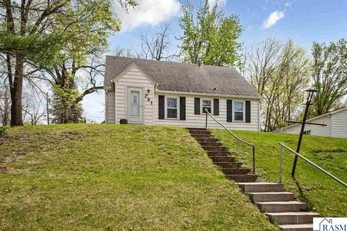 321 S 3rd St, Le Sueur, MN, 56058-2010 | Card Image