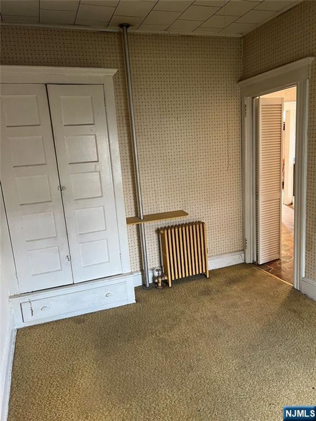 78 1 St St, Home with 4 bedrooms, 2 bathrooms and null parking in Clifton NJ | Image 13