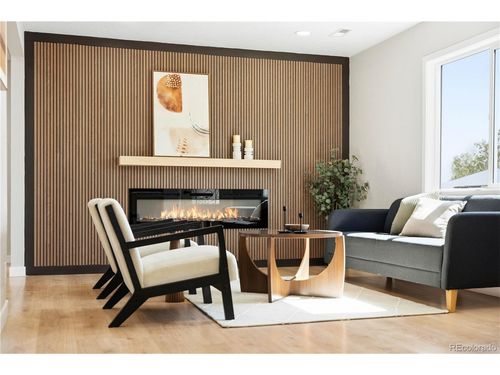 893 S Tejon St, Denver, CO, 80223-2517 | Card Image