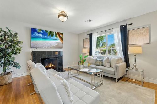 2273 Dumbarton Ave, East Palo Alto, CA, 94303-1514 | Card Image
