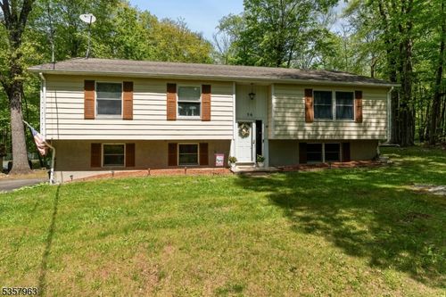 56 Maple Ave, Hardyston, NJ, 07460-1122 | Card Image