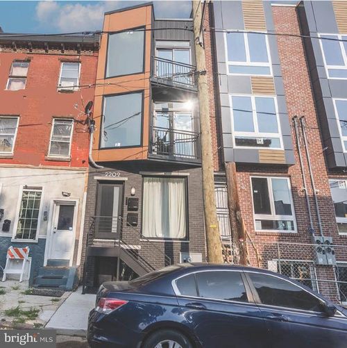 2209 N Franklin St, PHILADELPHIA, PA, 19133-2108 | Card Image