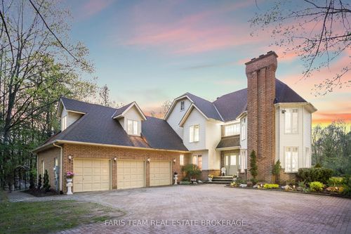 4 Mills Cir, Midhurst, ON, L9X0J7 | Card Image