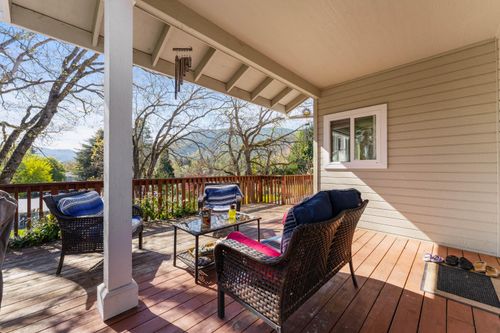 105 Cedar Ridge Ter, Rogue River, OR, 97537-9410 | Card Image