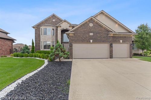 56742 Clearstone Dr, Macomb, MI, 48042-6254 | Card Image