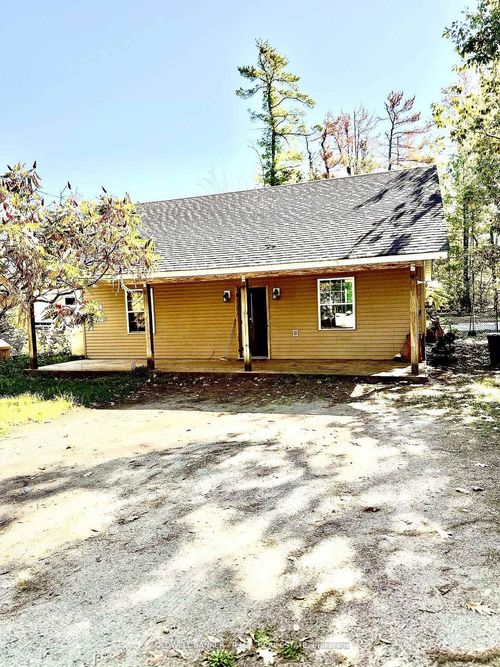 2 Oakwood Dr, Fenelon Falls, ON, K0M1N0 | Card Image