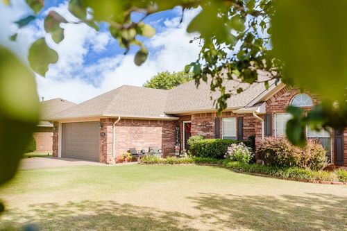 1506 W Debbie Drive, Elk City, OK, 73644 | Card Image