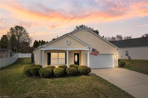 1820 Beeson Park Ln, Kernersville, NC, 27284-6527 | Card Image