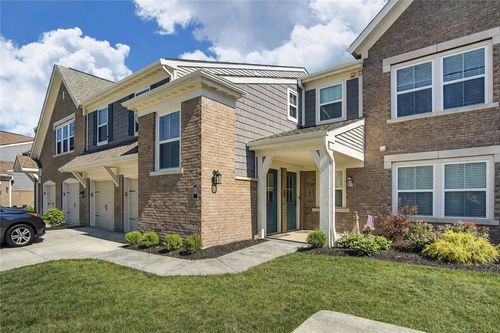 136 Waterhaven Way, Springboro, OH, 45066-7534 | Card Image