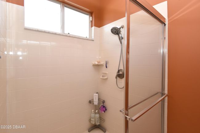 Primary shower | Image 25