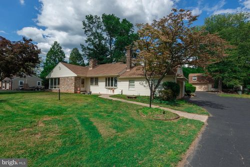 1065 Bristol Rd, Southampton, PA, 18966-1360 | Card Image
