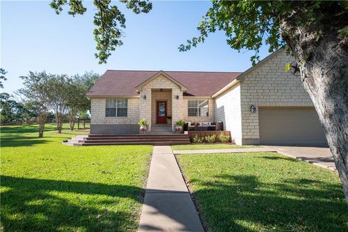 460 Tahitian Dr, Bastrop, TX, 78602-6313 | Card Image