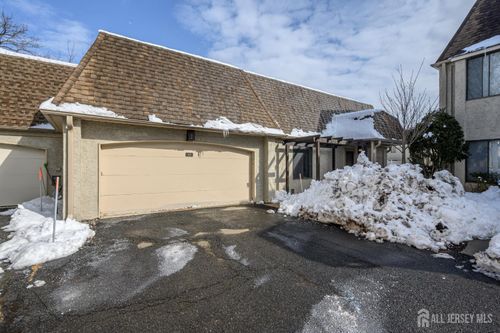 35 Carriage Pl, Edison, NJ, 08820-4014 | Card Image