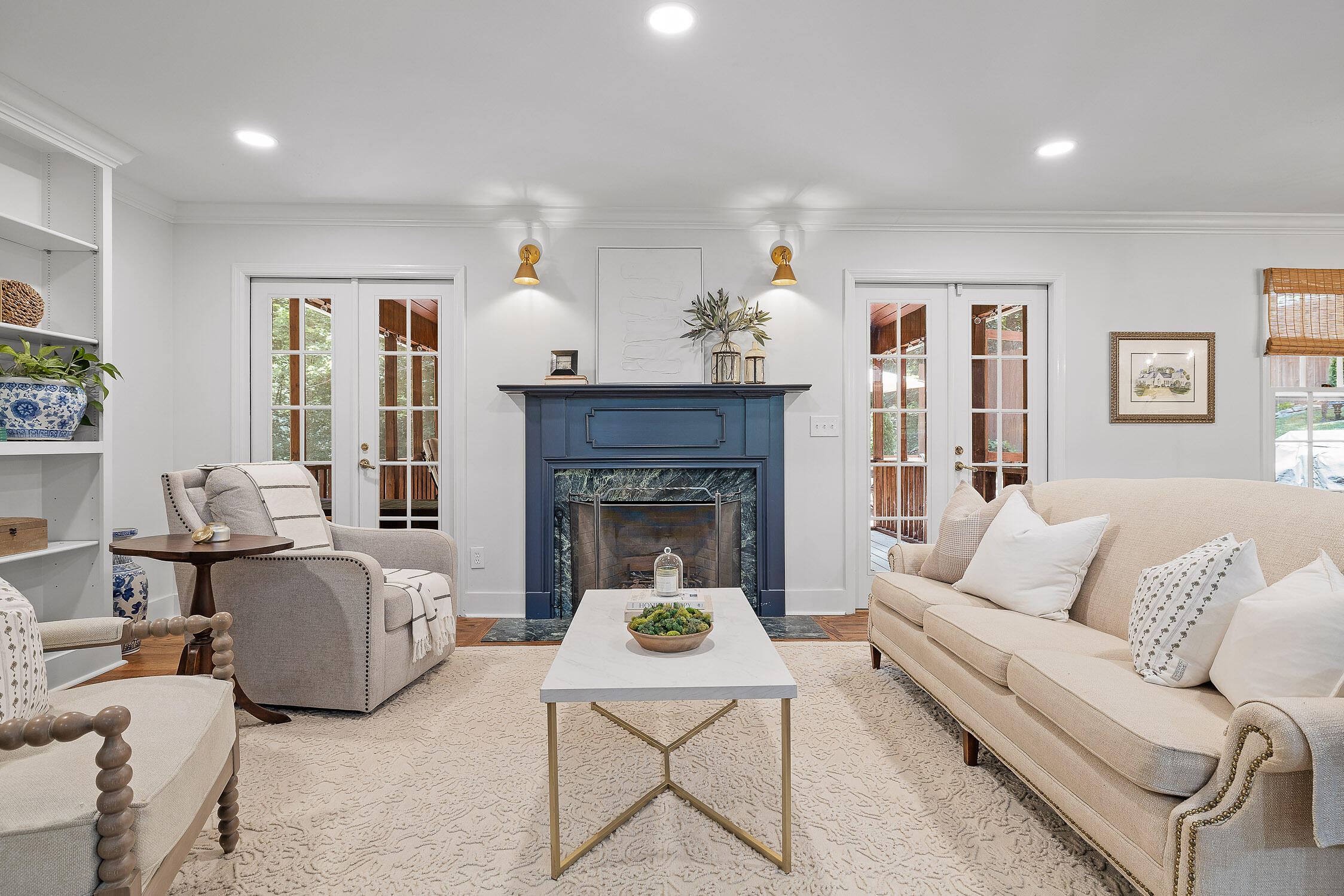 Linden St, Lookout Mountain, TN 37350