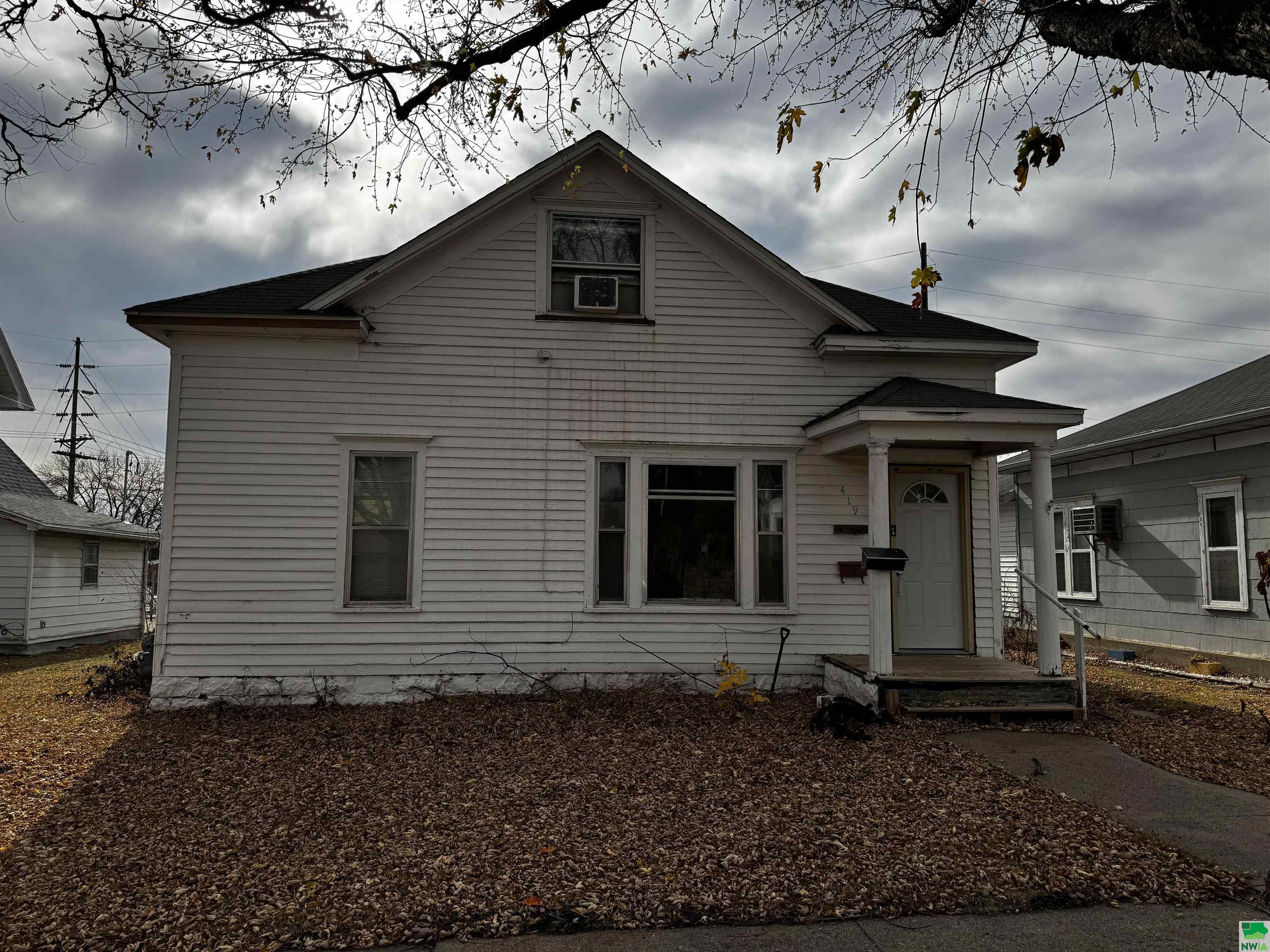 Cedar St, Cherokee, IA 51012