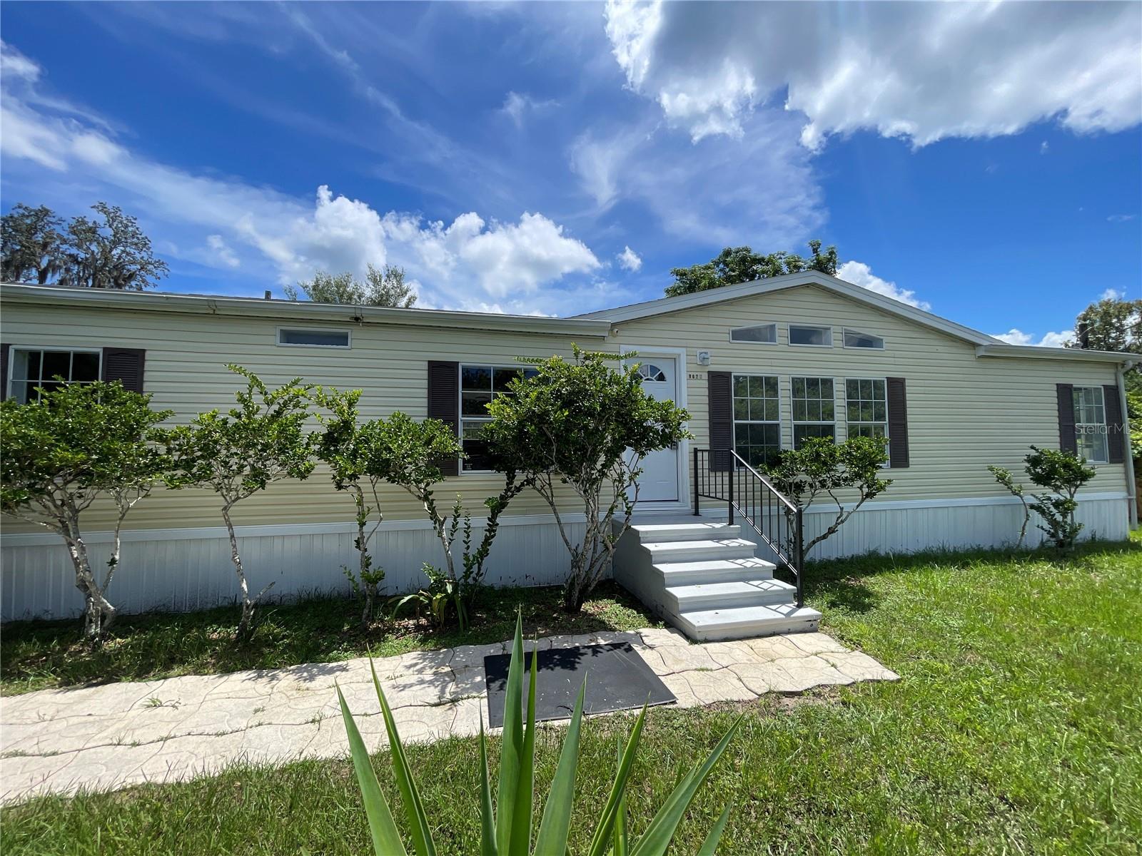 Lake Dr, New Port Richey, FL 34654