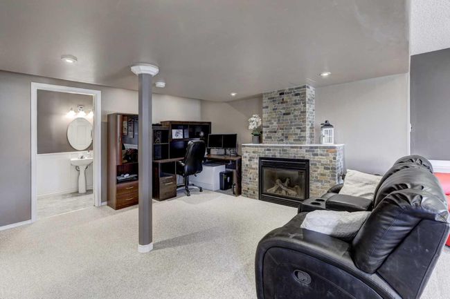 218 Evansmeade Close Nw, House other with 3 bedrooms, 4 bathrooms and 2 parking in Calgary AB | Image 22