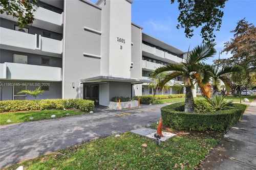 b112-1601 Ne 191st St, Miami, FL, 33179-4104 | Card Image