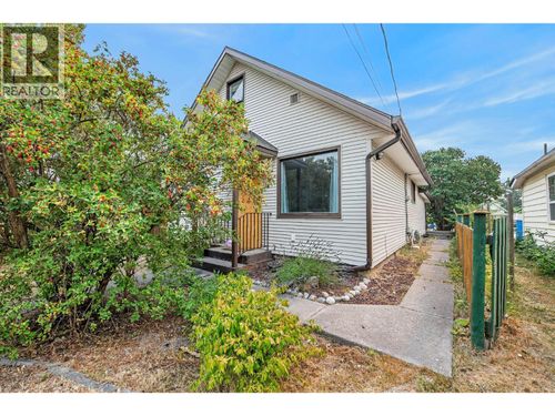 3007 38 St, Vernon, BC, V1T6H7 | Card Image