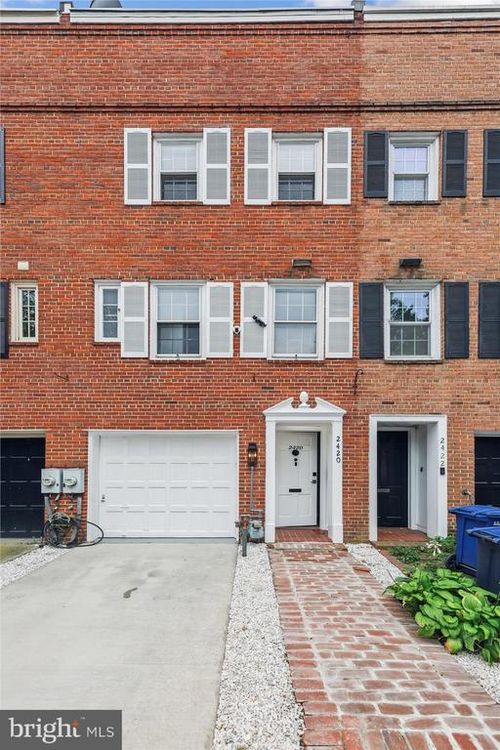 2420 I St Nw, WASHINGTON, DC, 20037-2204 | Card Image