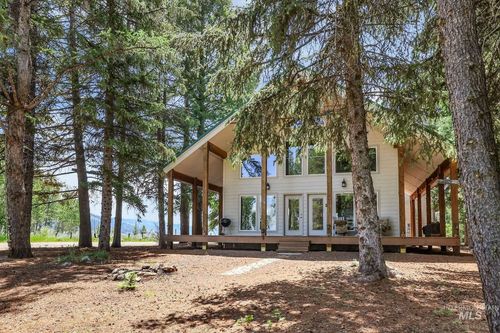 136 Paradise Ln, Donnelly, ID, 83615 | Card Image