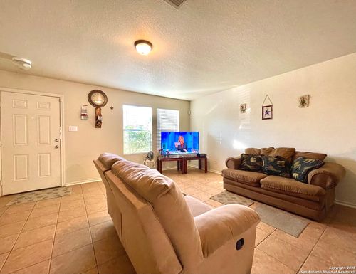 910 Absolon Farm, San Antonio, TX, 78228-6629 | Card Image