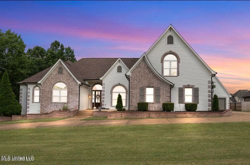8316 Saddlebrook Trl, Olive Branch, MS, 38654-9144 | Card Image