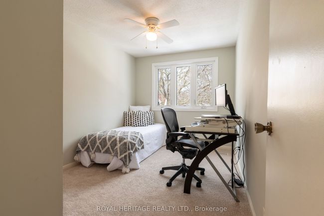 28 Renfield Cres, House other with 3 bedrooms, 3 bathrooms and 2 parking in Whitby ON | Image 23