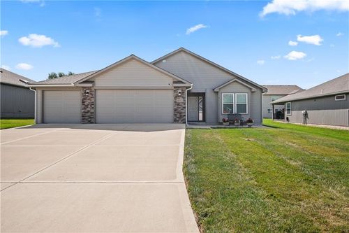 1812 Crane Ln, Independence, MO, 64058 | Card Image