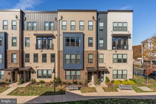 20a-1704 Bandit Loop, RESTON, VA, 20190-4881 | Card Image