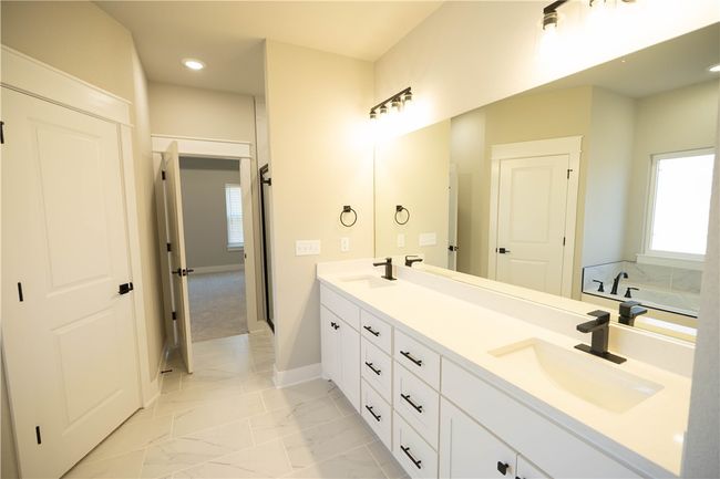 Primary Bath | Image 19