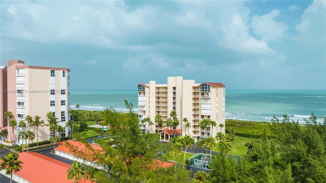 405 - 3870 N Highway A1a, Condo with 2 bedrooms, 2 bathrooms and null parking in Hutchinson Island FL | Image 41
