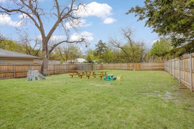 310 W Mcgee St, House other with 2 bedrooms, 2 bathrooms and null parking in Sherman TX | Image 23