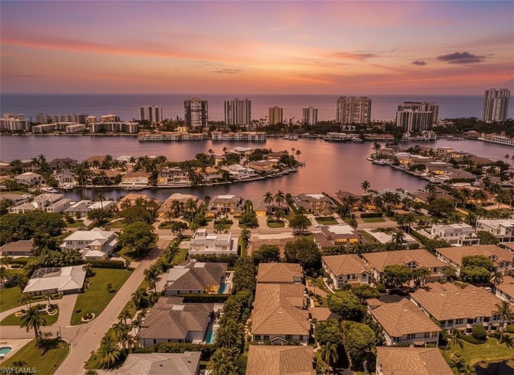 Residential in NAPLES 5