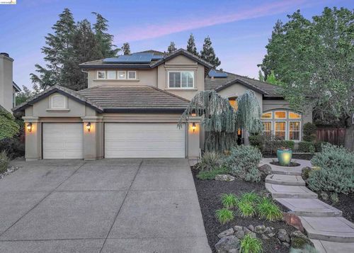 675 Devonshire Loop, Brentwood, CA, 94513-2620 | Card Image