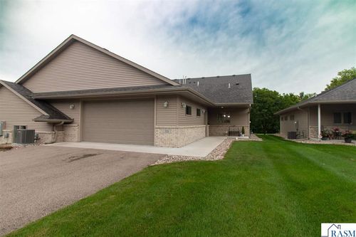 215 Parkway Pl, Mankato, MN, 56001-5906 | Card Image