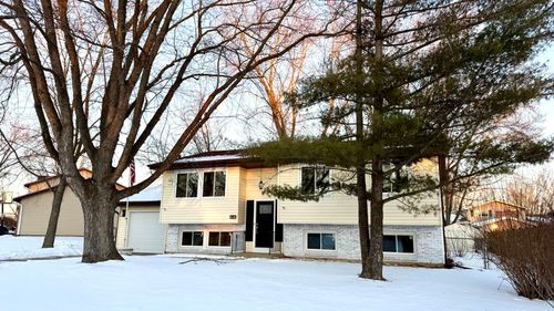 527 Northgate Rd, Lindenhurst, IL, 60046-8544 | Card Image