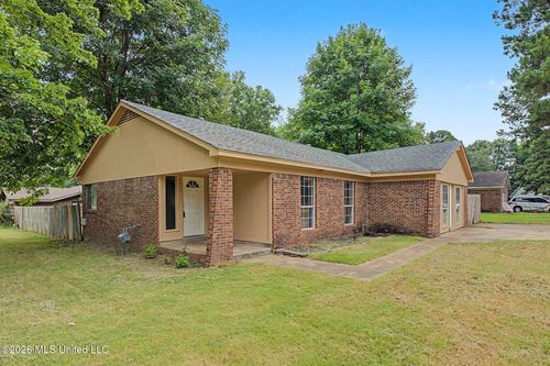 8432 Southernwood Cv, Southaven, MS, 38671-4329 | Card Image