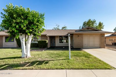 11035 W Tonada Drive, Home with 2 bedrooms, 1 bathrooms and null parking in Sun City AZ | Image 2