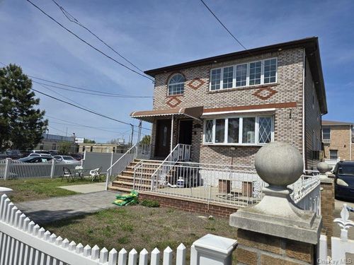 12403 152nd Ave, South Ozone Park, NY, 11420-4213 | Card Image