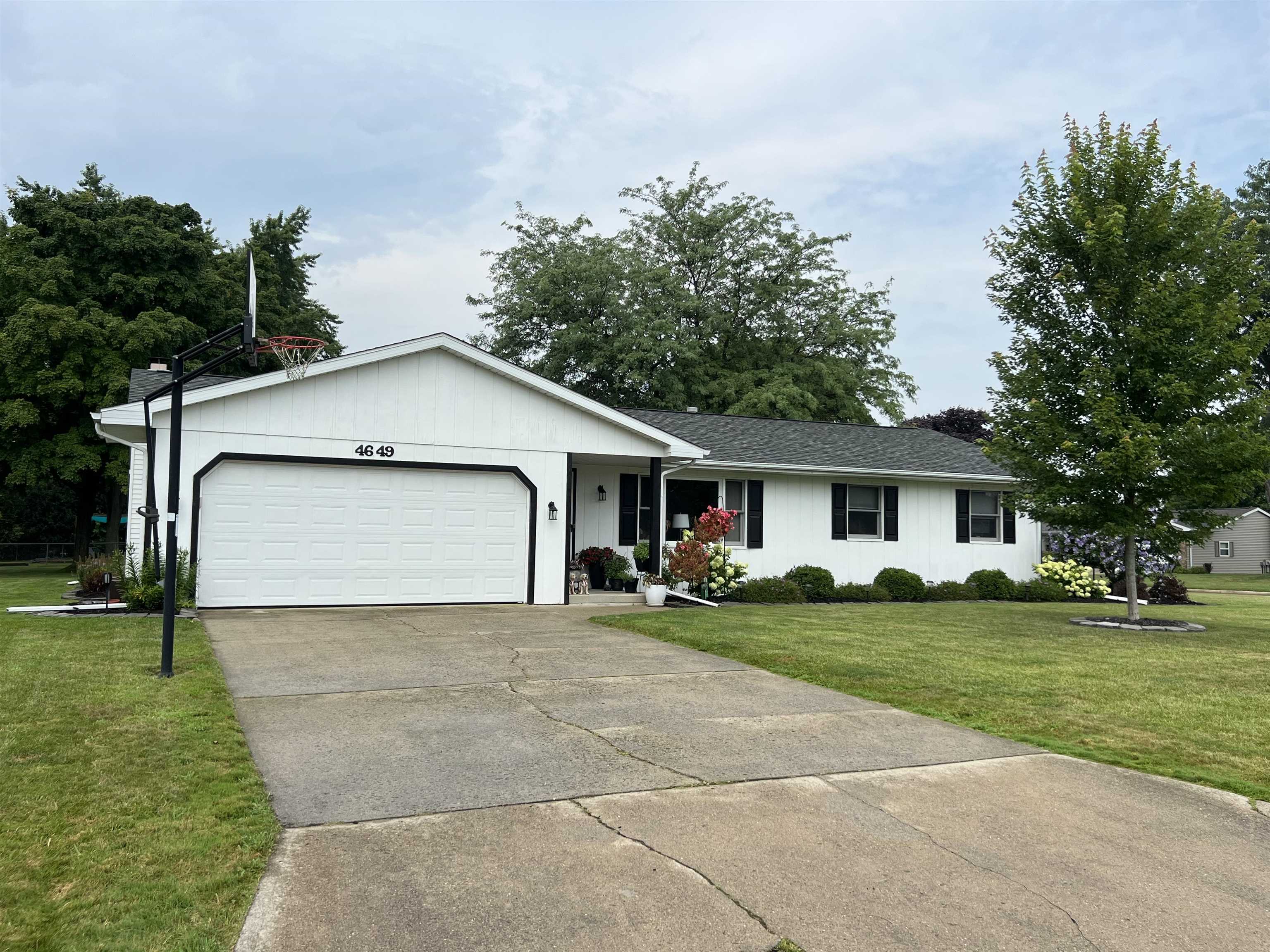 Garland Dr, Saginaw, MI 48604