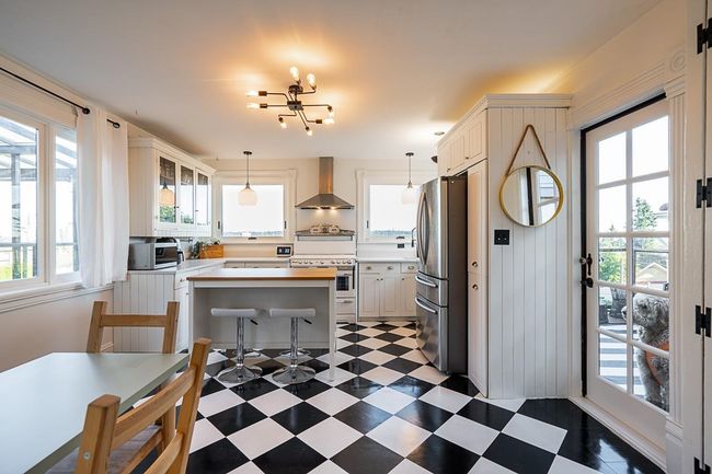 1716 7 Th Ave, House other with 3 bedrooms, 3 bathrooms and null parking in New Westminster BC | Image 9