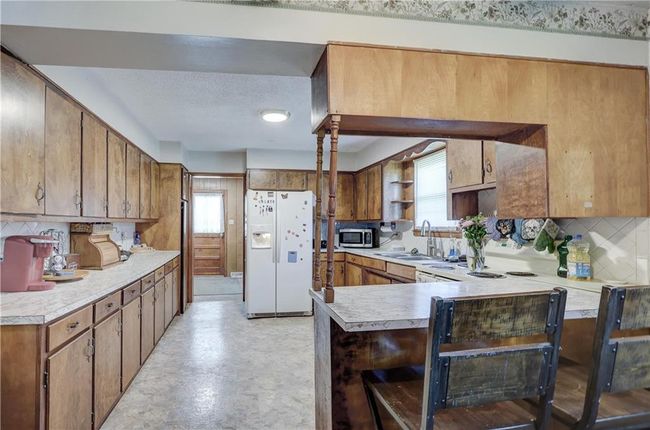 908 E 11 Th St, House other with 3 bedrooms, 2 bathrooms and null parking in Pittsburg KS | Image 8