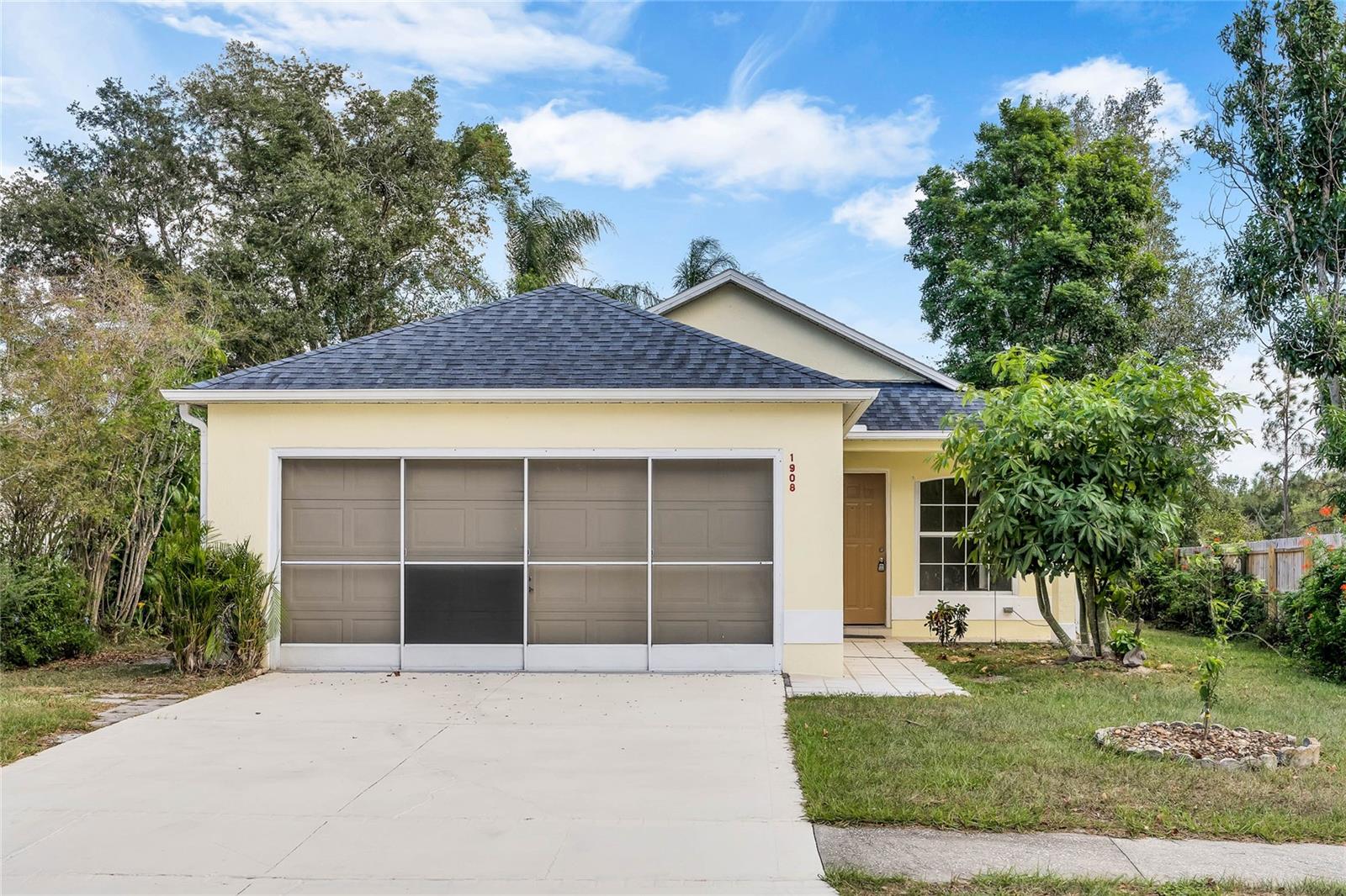 1908 Shoal Court, For Sale in Clermont Zoocasa