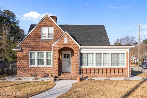 806 West Rd, Kinston, NC, 28501-3661 | Card Image